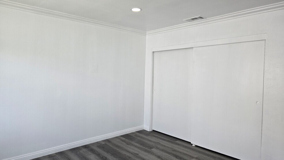 Building Photo - 2255 Cahuilla St