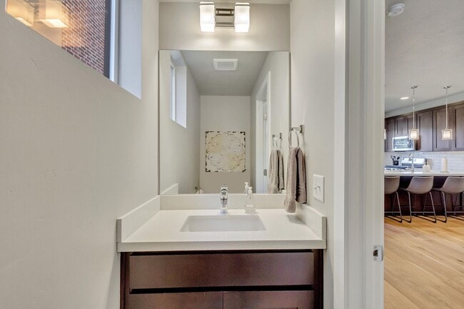 Building Photo - Stunning 3-Bedroom, 3.5-Bath Home with Modern Comforts