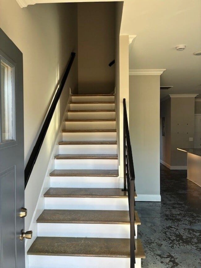 Building Photo - Nashville-Style Single Family Homes in Clarksville!