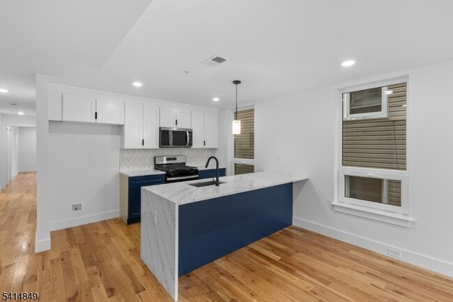 Building Photo - 37 S 7th St