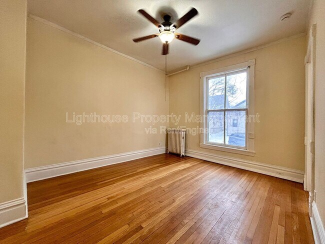 Building Photo - 317 Prospect Ave NE