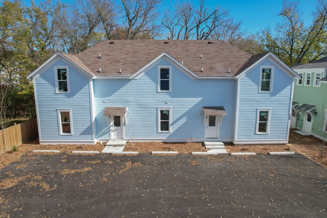 Building Photo - 756 S Locust Ave