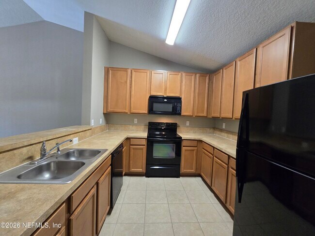 Building Photo - 575 Oakleaf Plantation Pkwy
