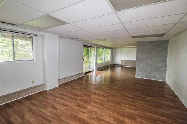 Building Photo - 3233 54th St SW
