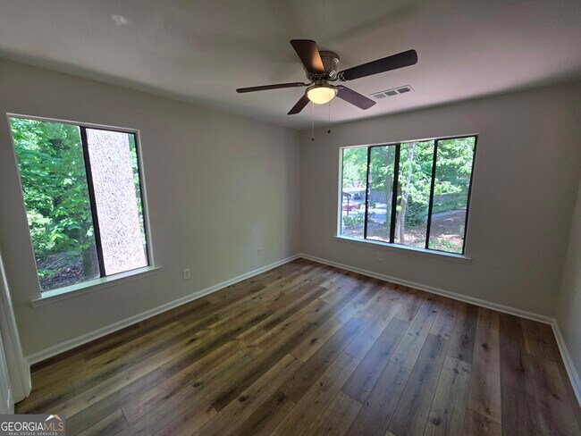 Building Photo - 76 Cobblestone Creek