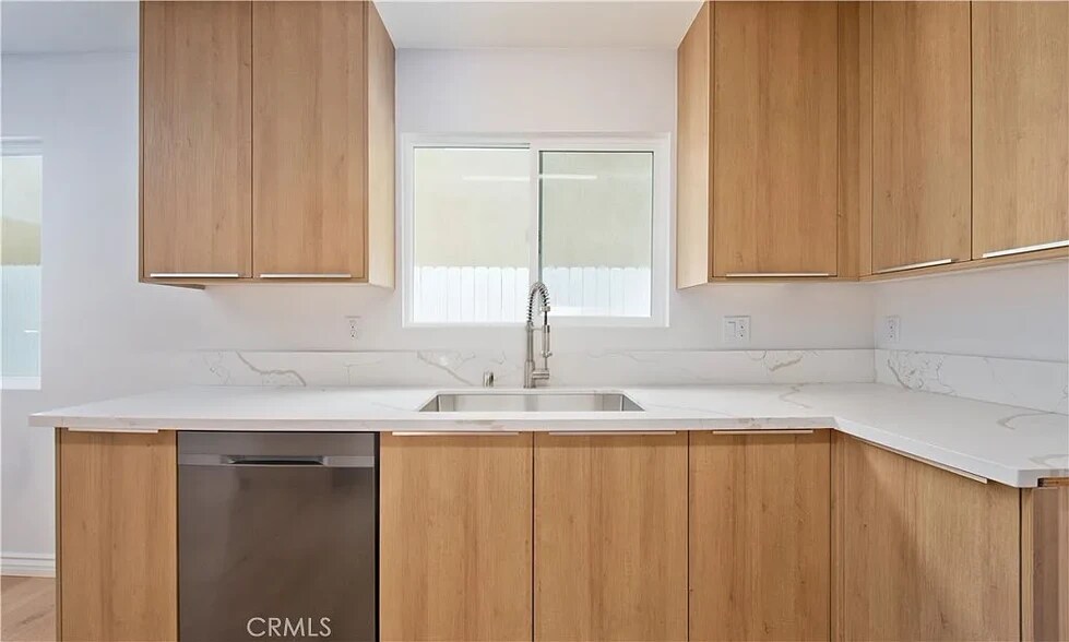 Building Photo - 8839 Cedros Ave