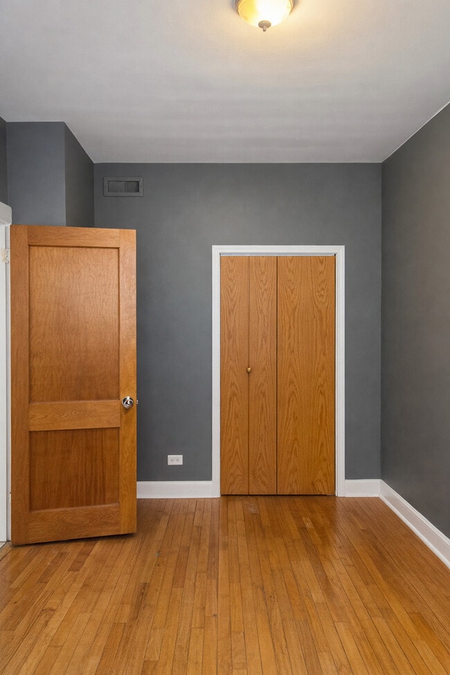 Building Photo - 2131 N Lorel Ave