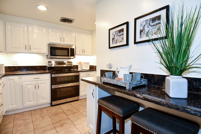 Building Photo - 601 G St SW