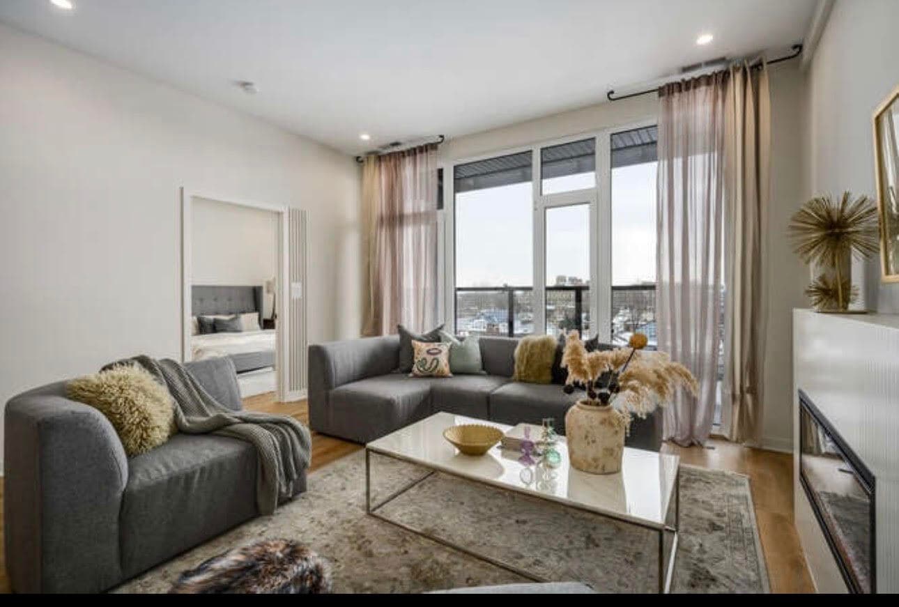 Building Photo - 3207 N Narragansett Ave