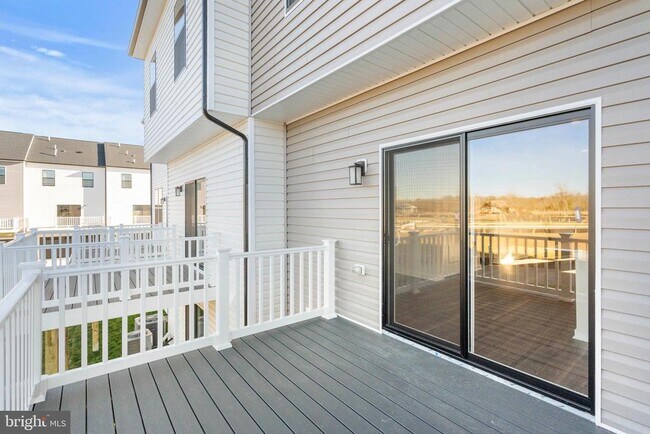 Building Photo - 7430 Fern Gully Way