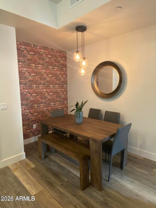 Building Photo - 7300 E Earll Dr