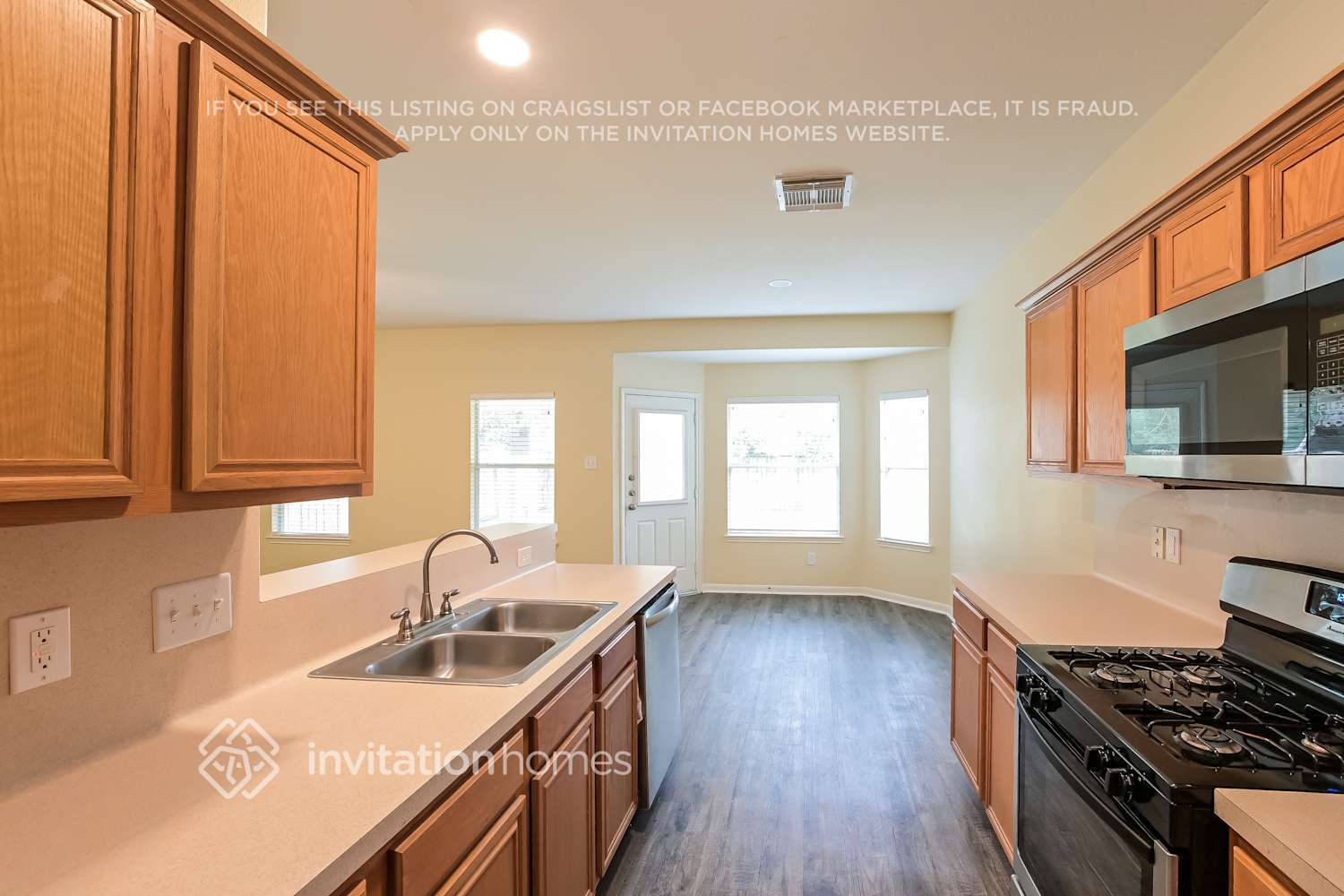 Building Photo - 15519 Riford Dr