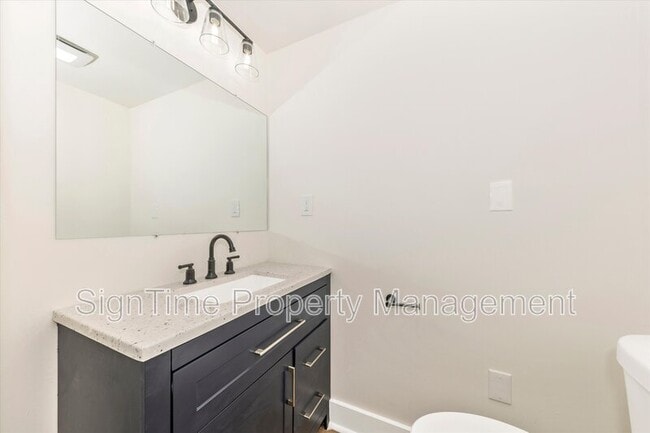 Building Photo - 152 E South St