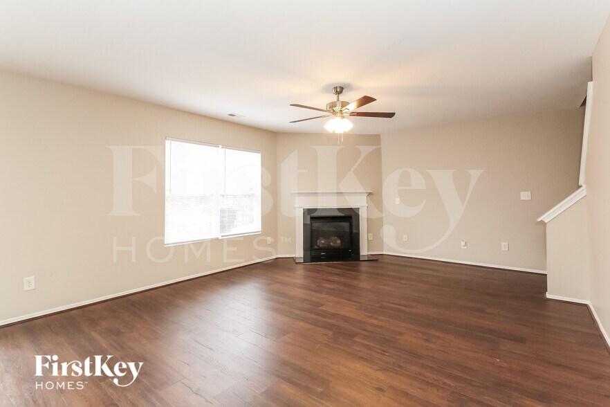 Building Photo - 2709 Buckleigh Dr