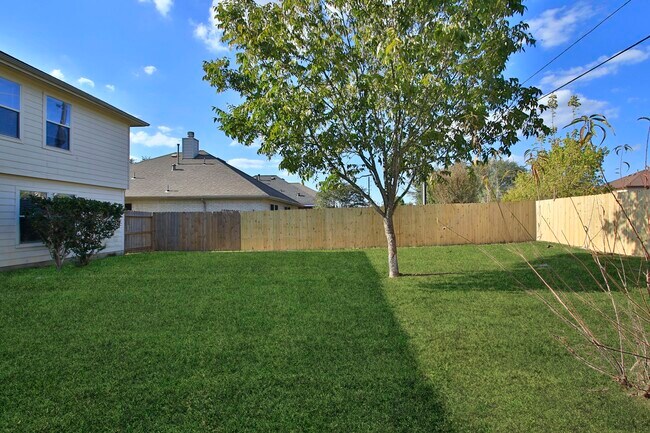 Building Photo - 18926 Piney Way Dr