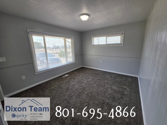 Building Photo - 44 E 150 N
