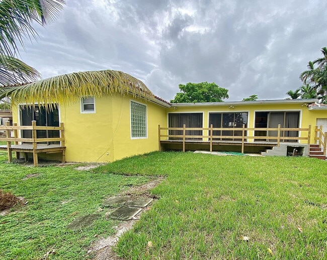 Building Photo - 14131 NW 3rd Ave