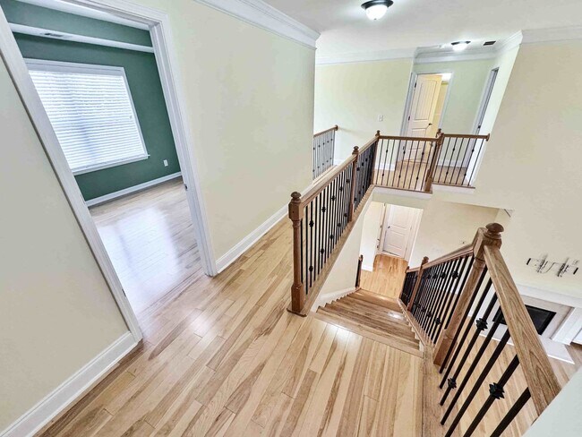 Building Photo - 6BR, 4BA, In-Law Suite