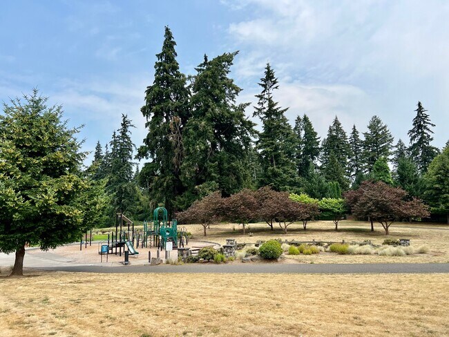 Building Photo - 9904 NE 46th Ct