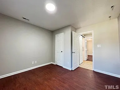 Building Photo - 2 Bedroom Single Family Residential or Office
