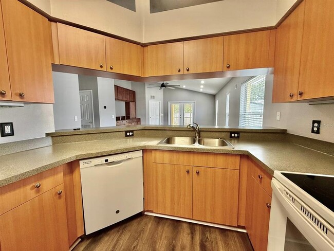 Building Photo - 6959 S Manhattan Ave