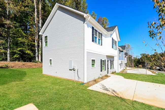 Building Photo - 7105 Plott Rd