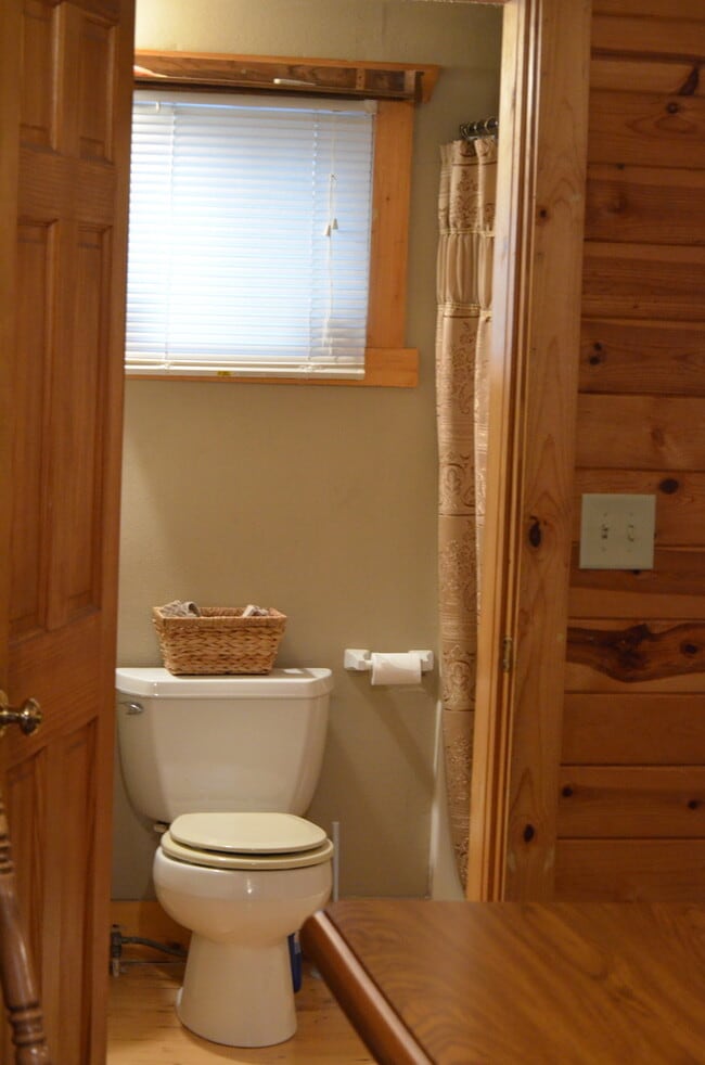 Building Photo - 3 Bedrooms, 2 Bathrooms Single Family Home in Brainerd, MN w/1 car garage