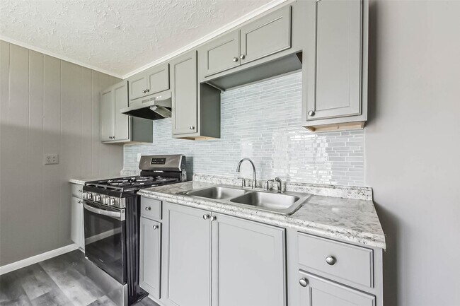 Building Photo - 14249 Brownsville St