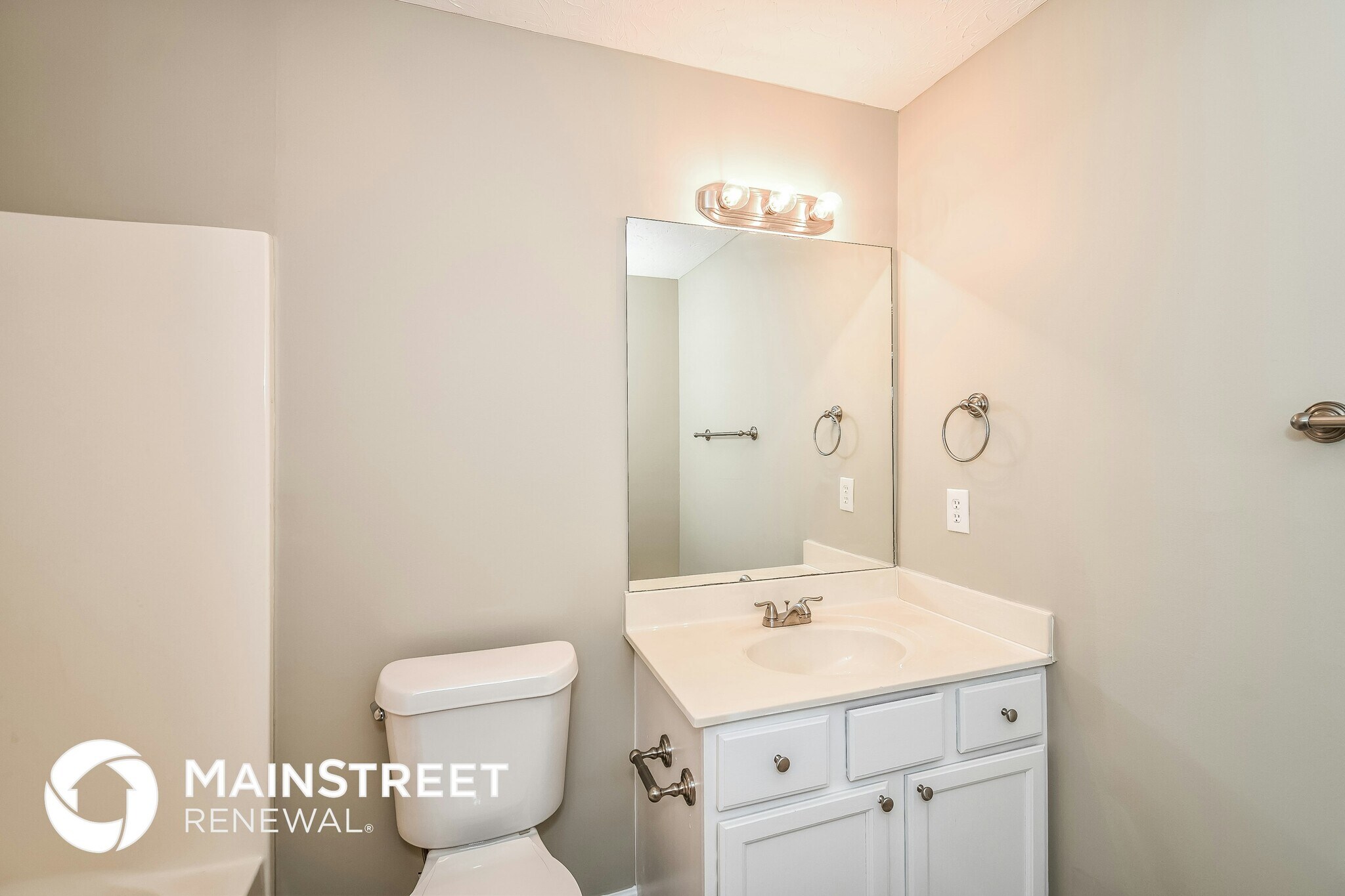 Building Photo - 10500 Whitepine View Pl