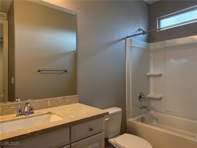 Building Photo - 304 Rezzo St