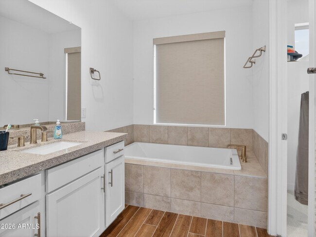 Building Photo - 11673 N 136th St