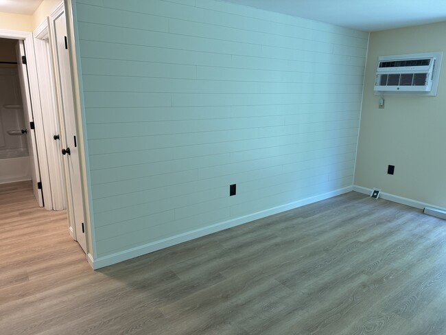 Building Photo - 403 White Cedar Blvd