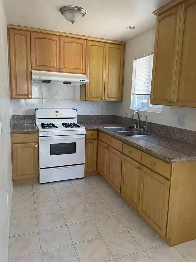 Kitchen - 1419 Prospect Ave