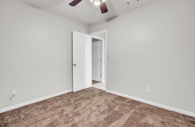 Building Photo - 1282 Maryland Dr