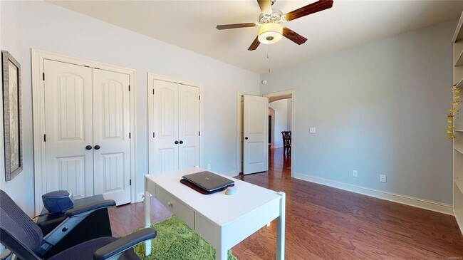 Building Photo - 9131 Thetford Way