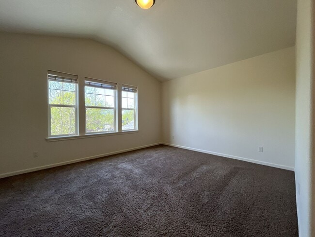 Building Photo - 3BD/3BA Bethany Home with Vaulted Ceilings, Stainless Appliances & Gas Fireplace