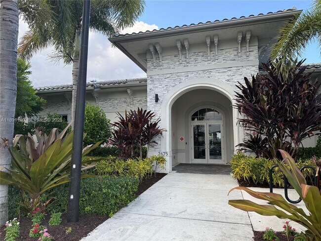 Building Photo - 1021 SE 27th Terrace