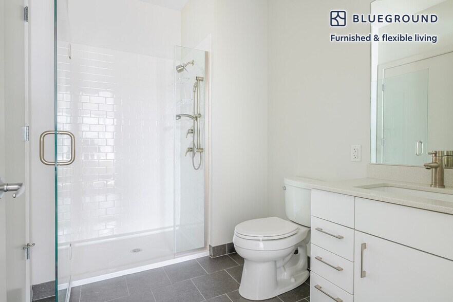 Building Photo - 240 Sidney St