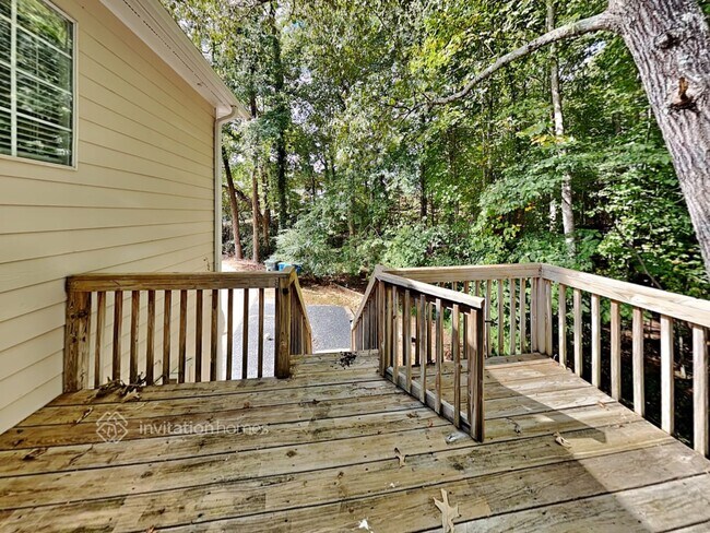 Building Photo - 2619 McGuire Dr