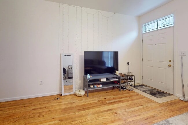 Building Photo - 1713 Arlington St