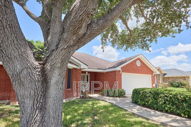 Building Photo - 2609 Thomas Ln