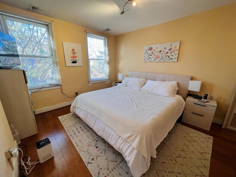 Top Floor BR - 3415 Hickory Ave