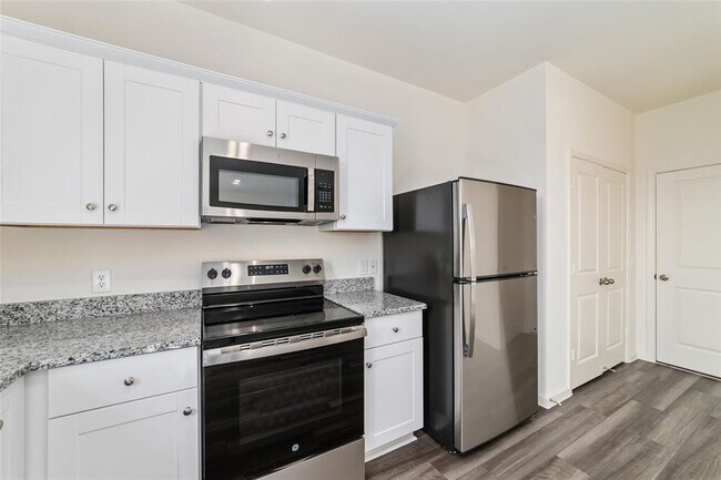 Building Photo - 8634 Vacek Xing Wy