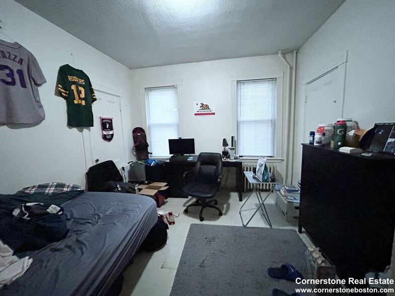 Building Photo - 55 Hillside St