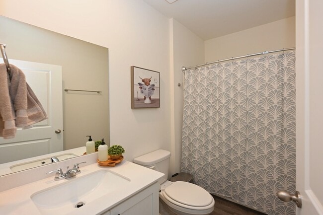 Building Photo - **RARE FIND: LIKE NEW, ONE-OWNER, 5-BED, 3-BATH HOME BUILT IN 2025 IN A NEIGHBORHOOD WITH RESORT-...