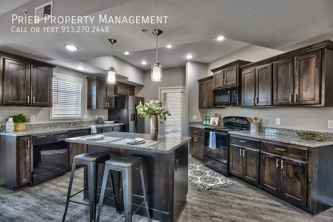 Building Photo - 22088 W 123rd Ln