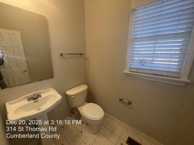 Building Photo - 314 St Thomas Rd