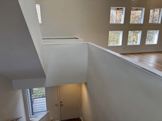 Building Photo - 2909 Albany St