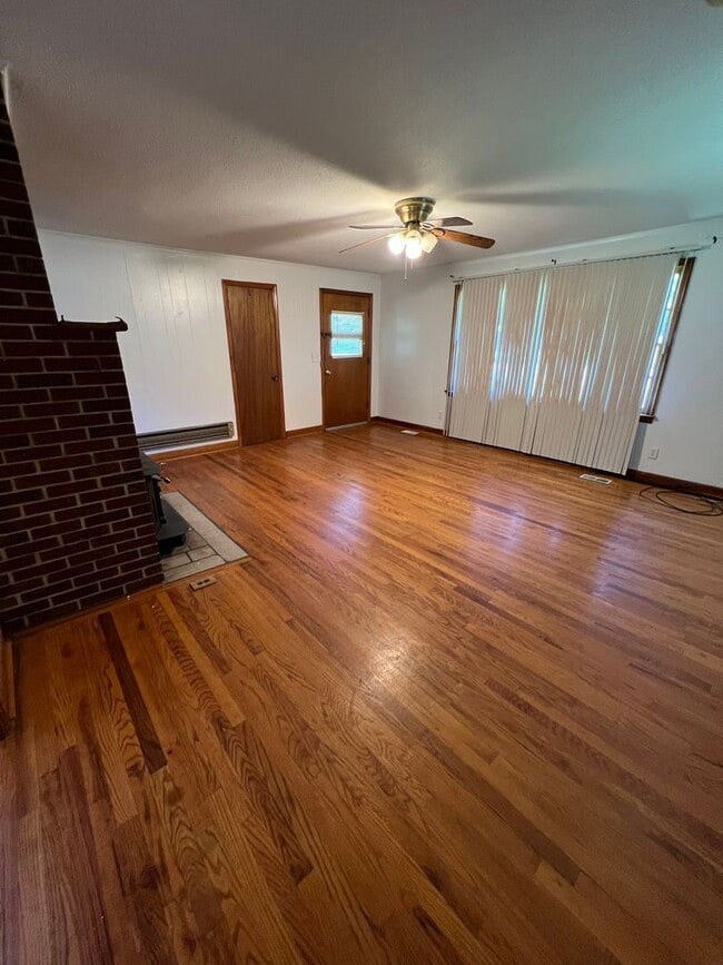 Building Photo - 5014 Unicoi Dr