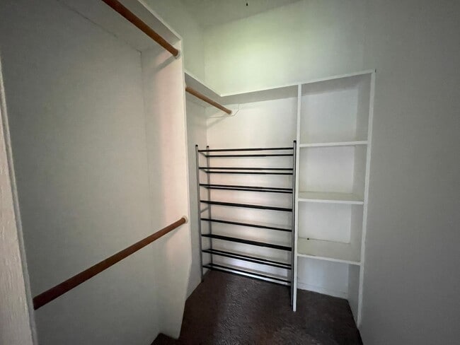 Building Photo - 1441 W Seminole St